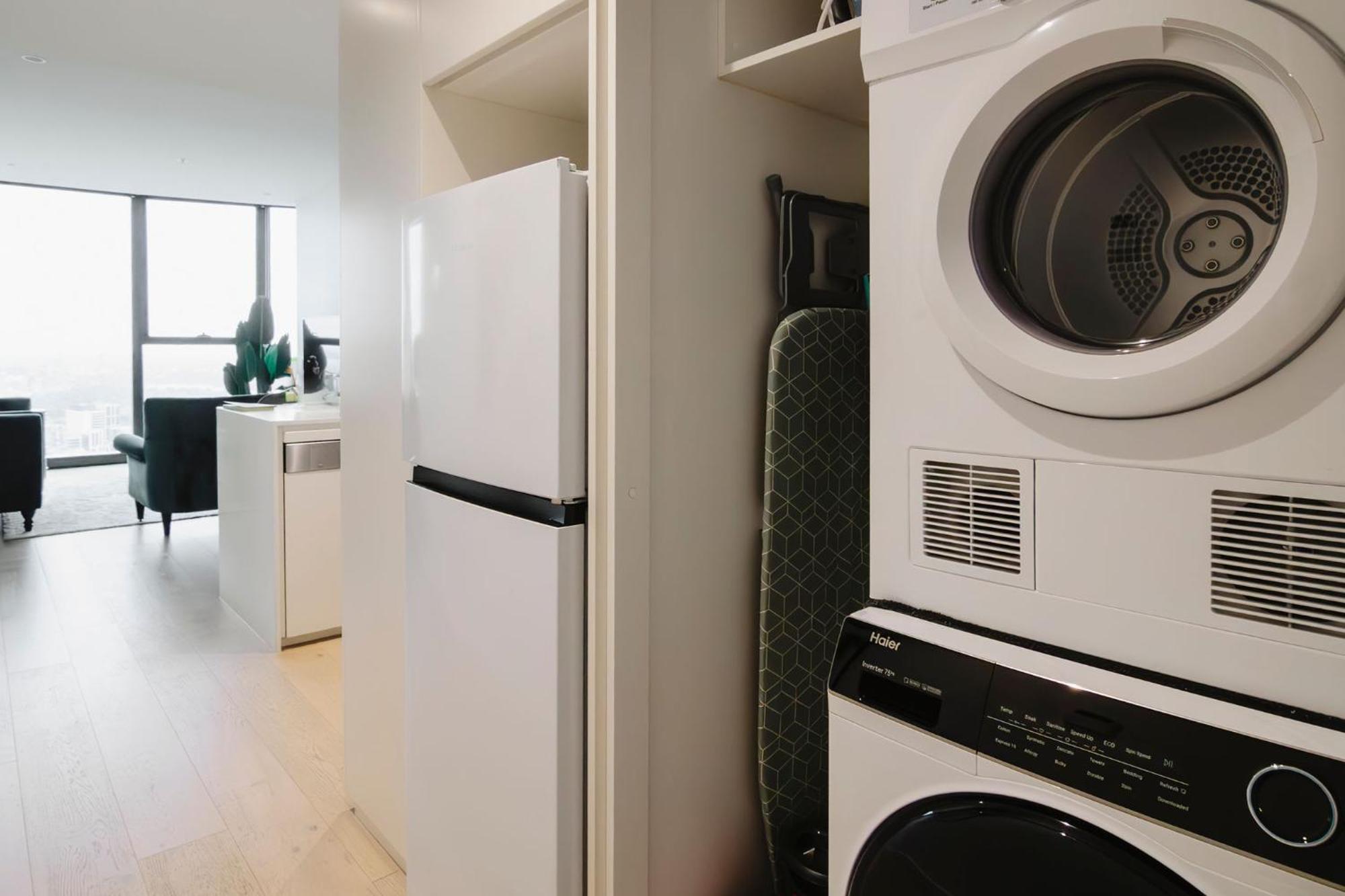 Sophisticated Skyline Serenity At Southbank Apartment