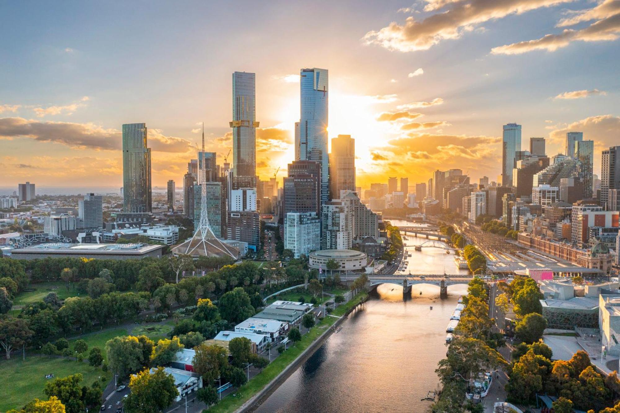 Sophisticated Skyline Serenity At Southbank Melbourne