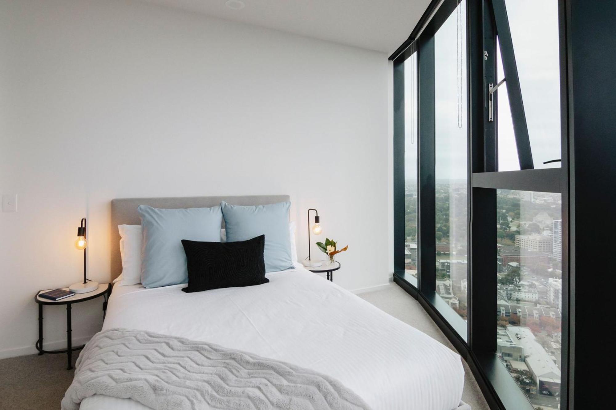 Sophisticated Skyline Serenity At Southbank