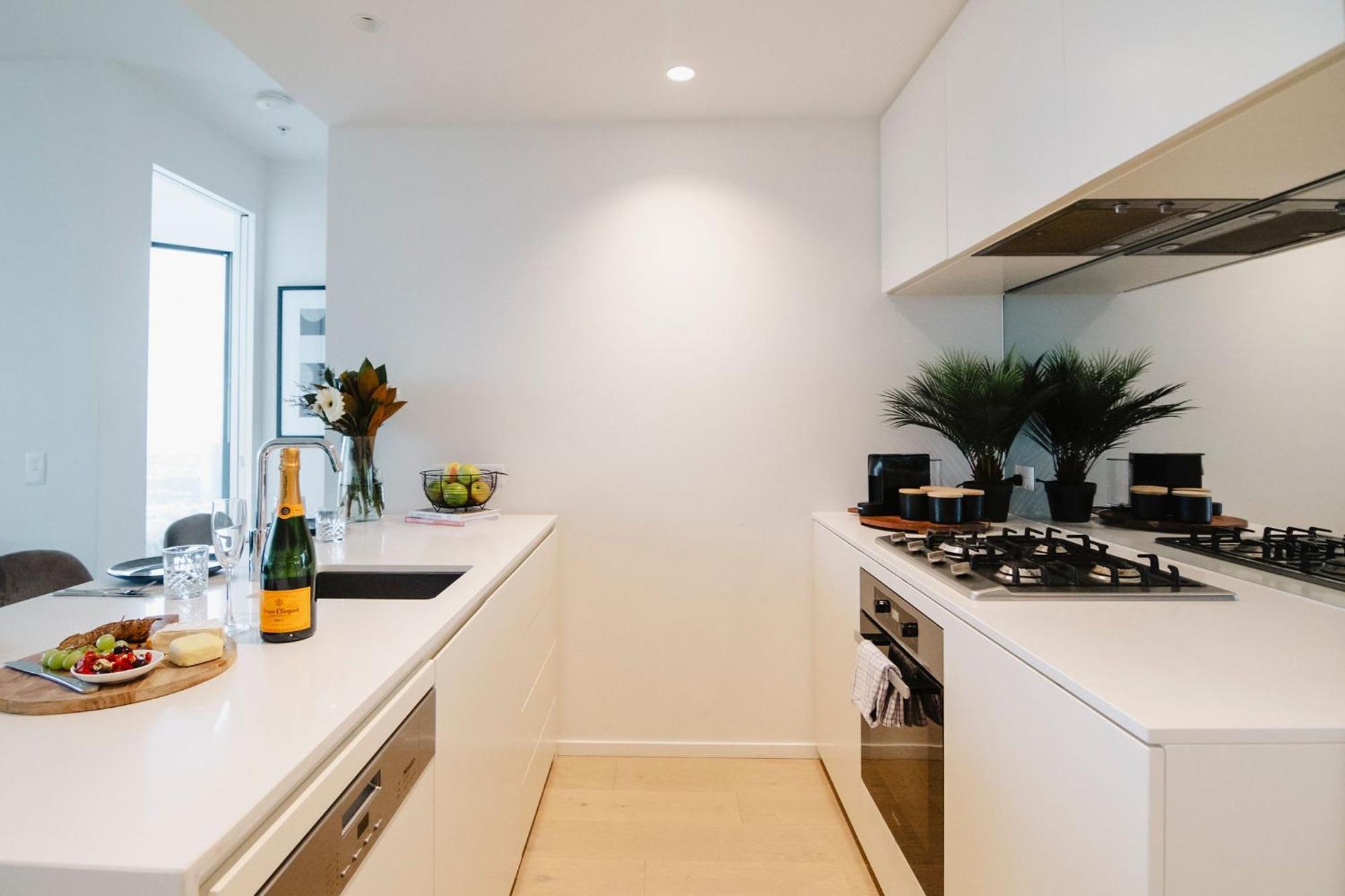 Sophisticated Skyline Serenity At Southbank *