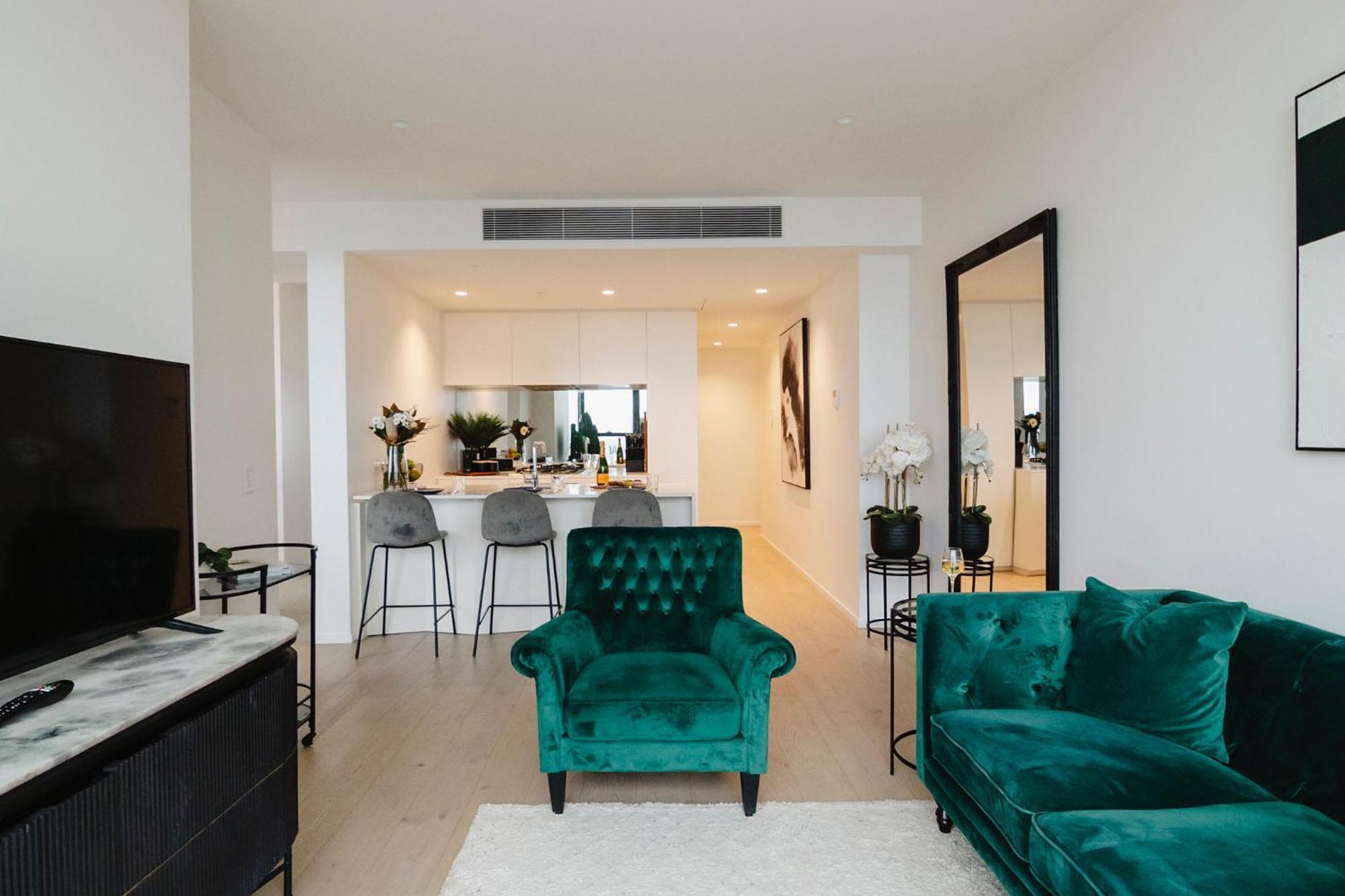 Apartment Sophisticated Skyline Serenity At Southbank *