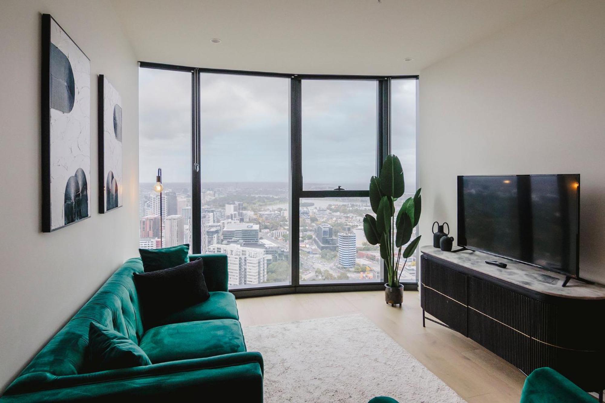 Sophisticated Skyline Serenity At Southbank Apartment *