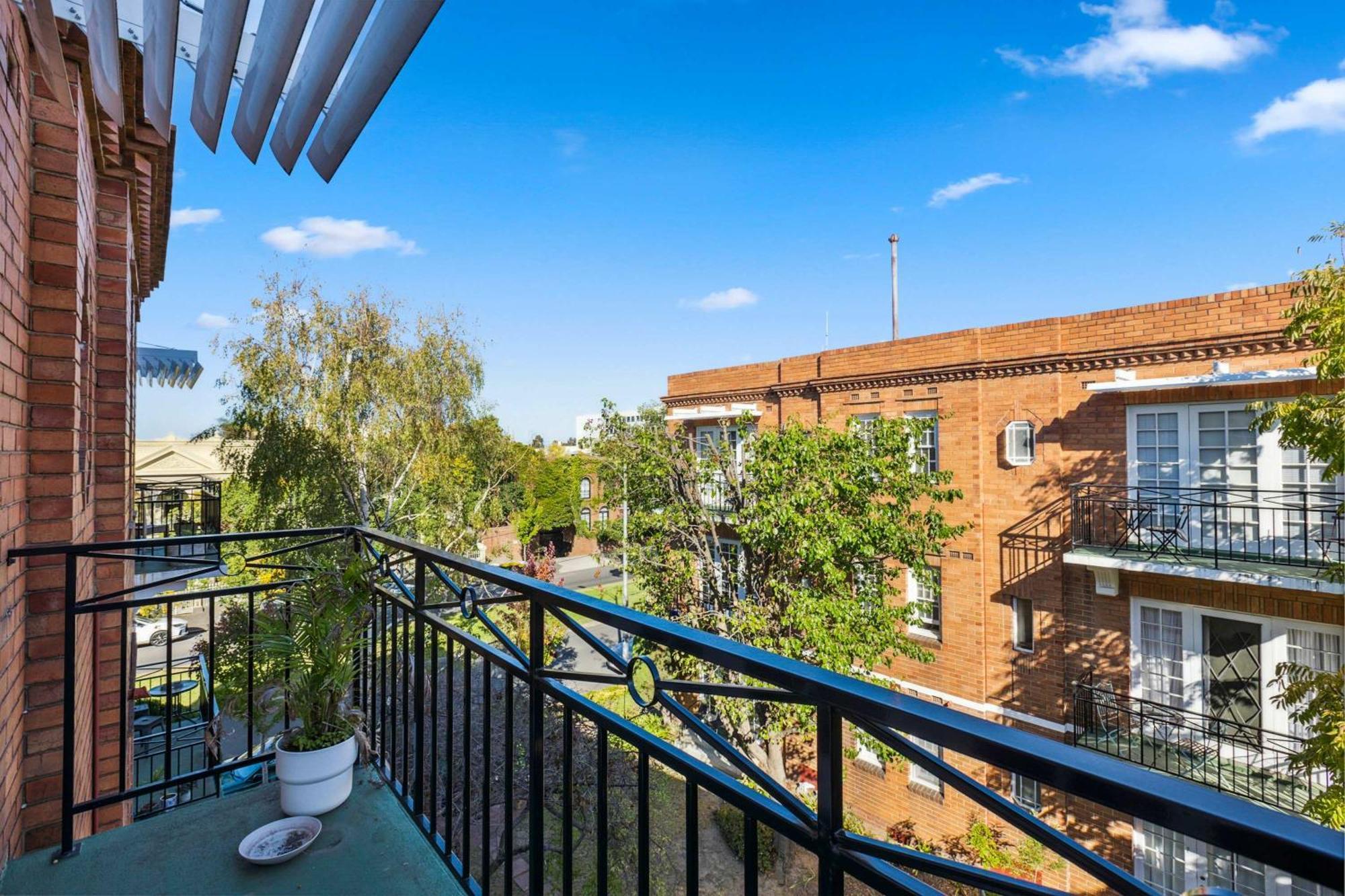 East Walking Distance To Mcg Apartamento *