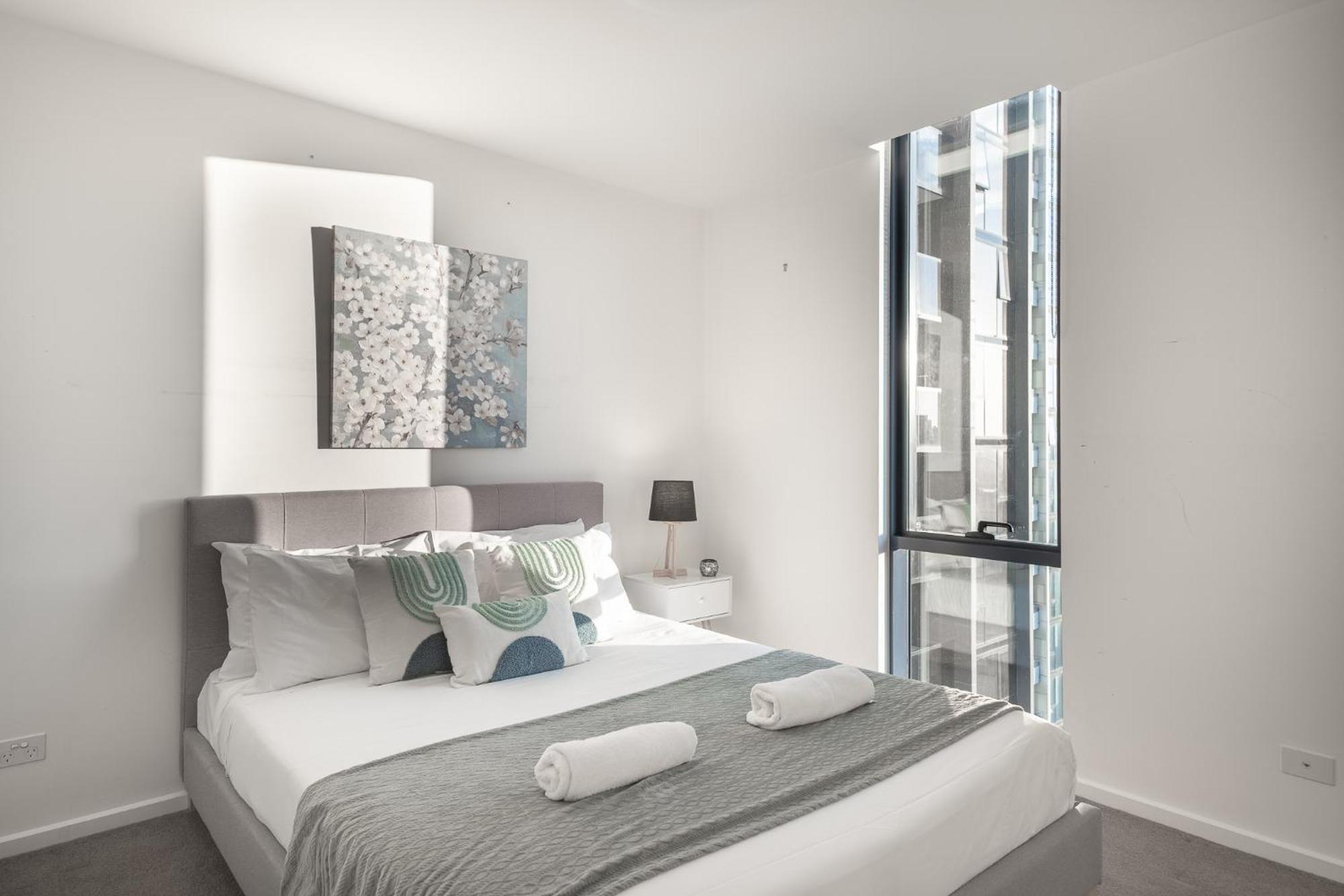Three Br With High Level View Melbourne