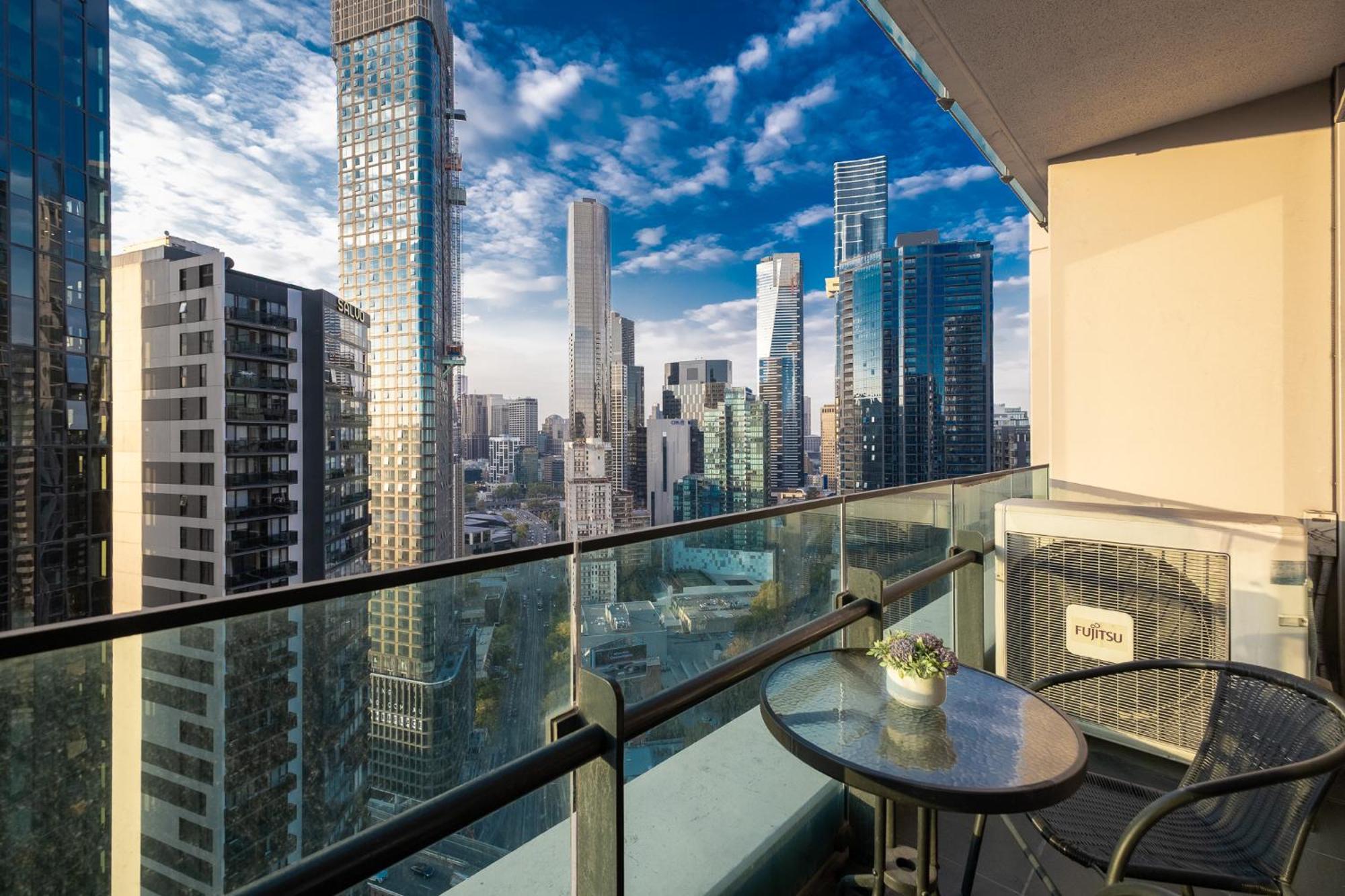 Three Br With High Level View Melbourne
