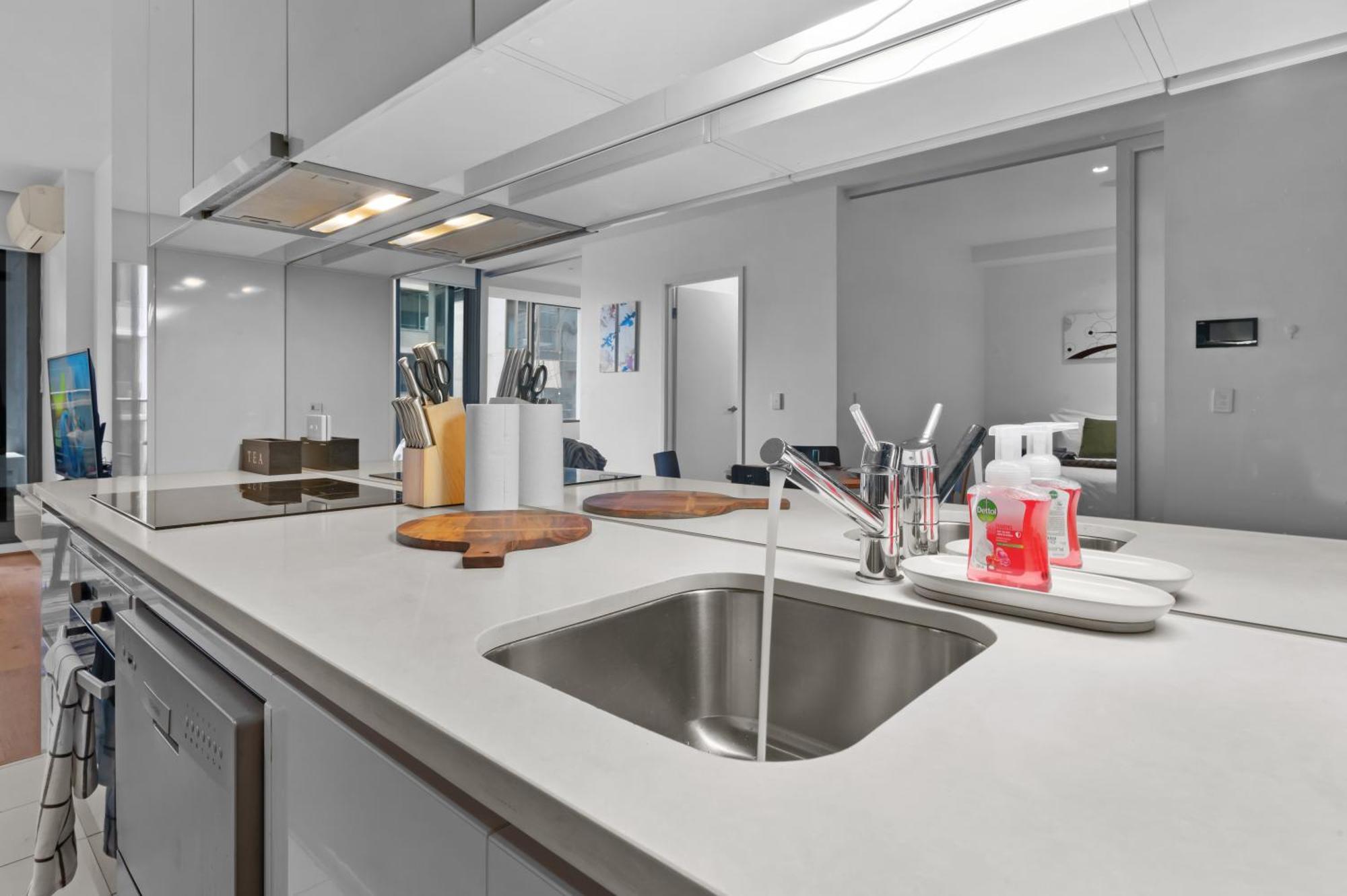 Cbd Unit, Sleeps 6, Views & Parking Apartment *