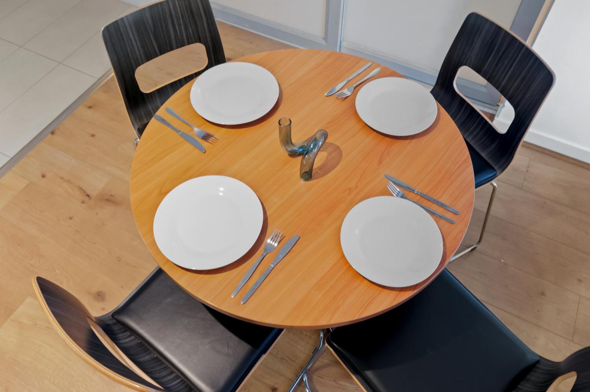 Apartment Cbd Unit, Sleeps 6, Views & Parking *