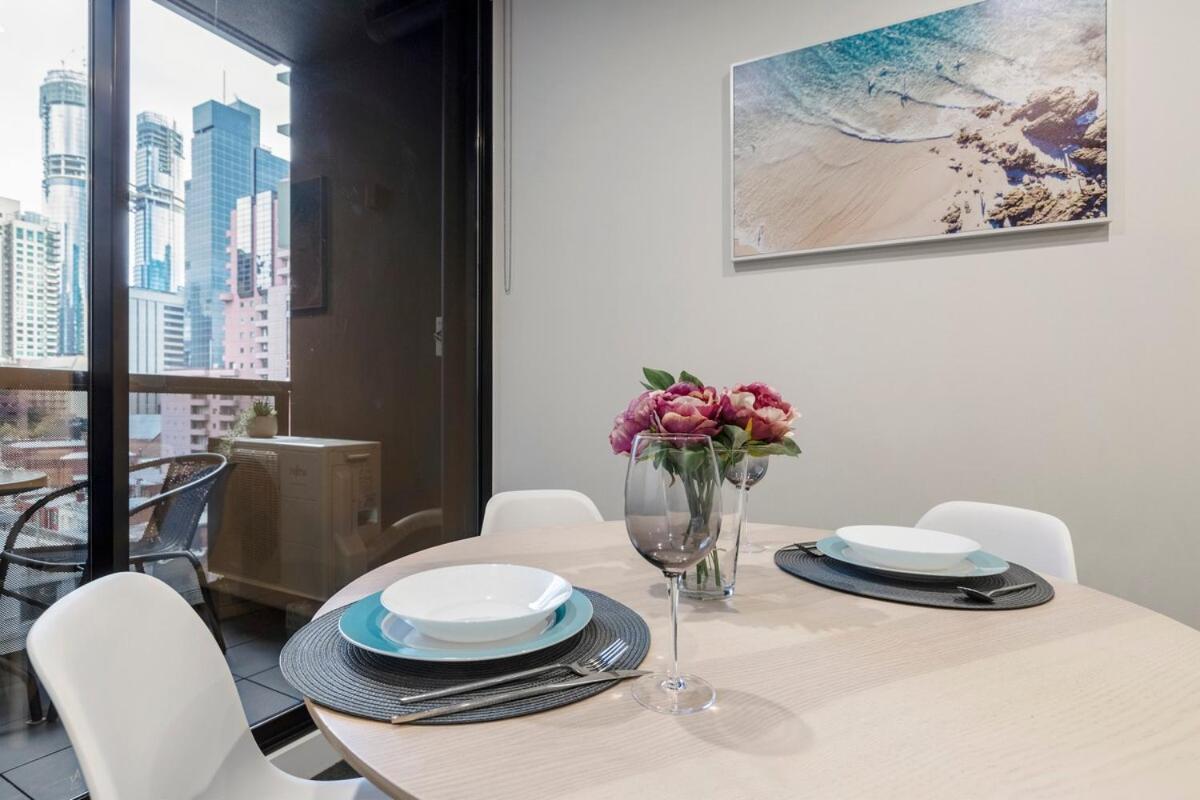 Prime Hub On Bourke W Views! Near Chinatown! Apartment