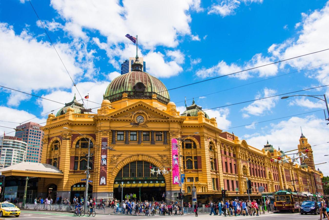 Peaceful Escape With King Bed, Parking And Walk To Cbd! * Melbourne