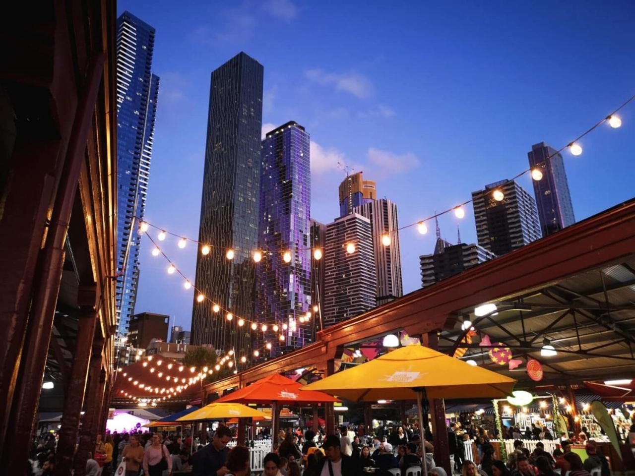 Peaceful Escape With King Bed, Parking And Walk To Cbd! Apartment Melbourne