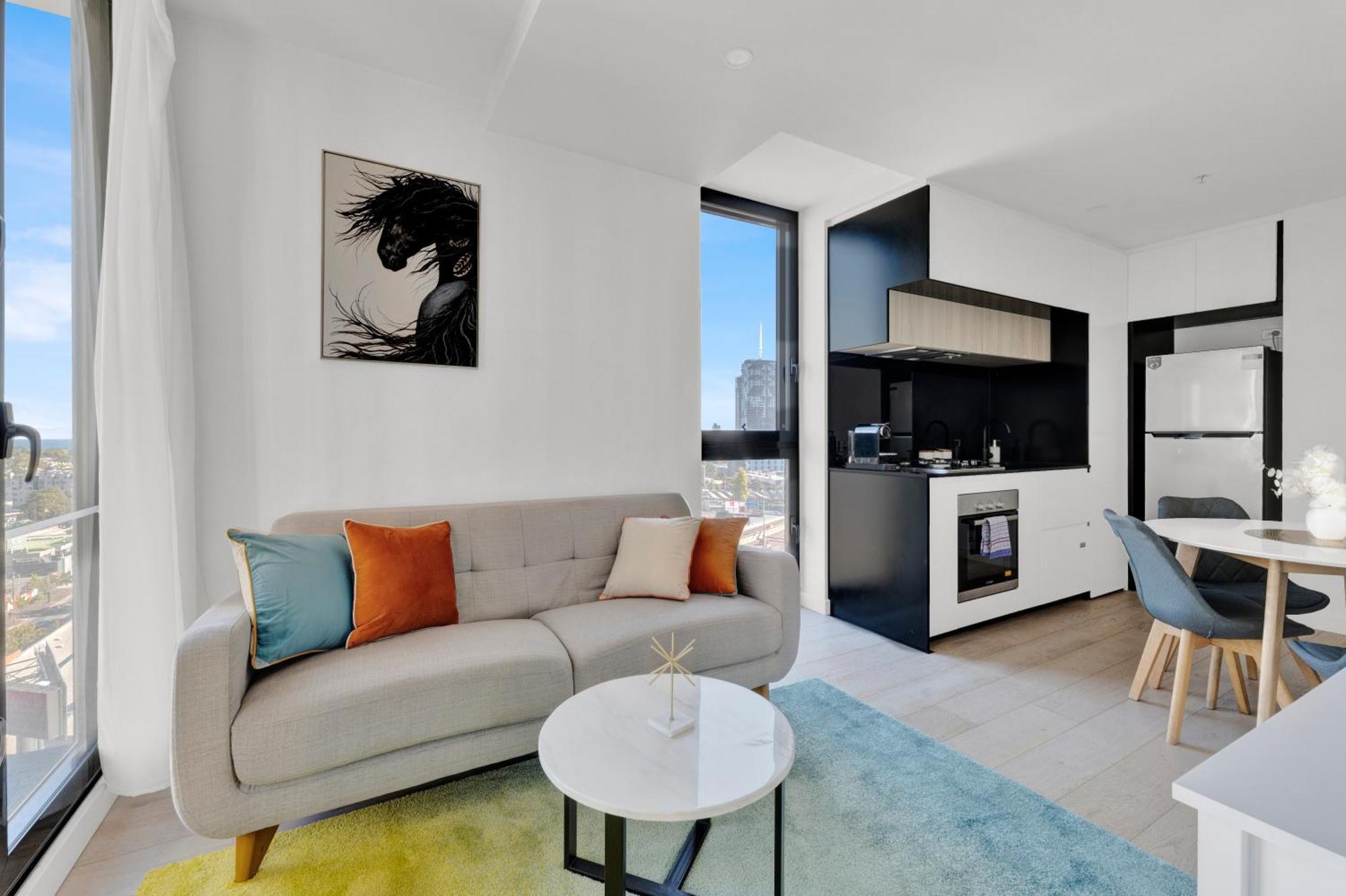 Gorgeous 2bed 2bath Near Crown