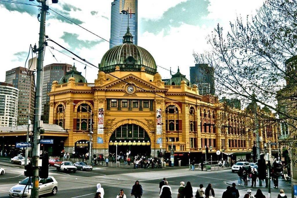 A Cozy Studio Only A 4-min Walk To Victoria Market Apartment Melbourne