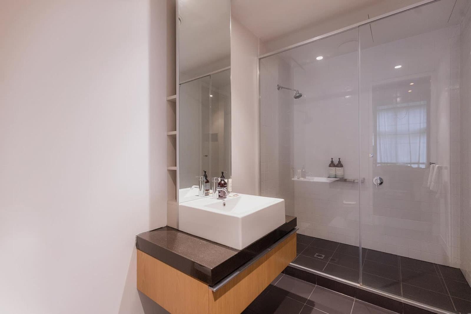A Luxe In The Paris End Of
