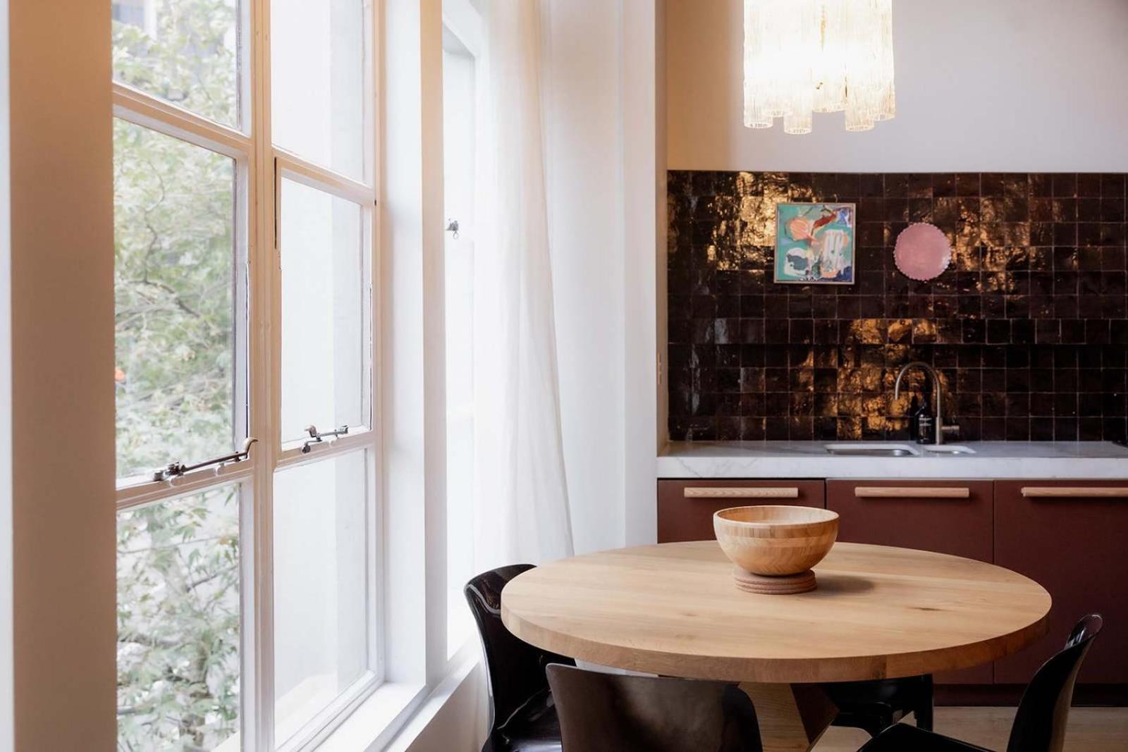 A Luxe In The Paris End Of Apartment