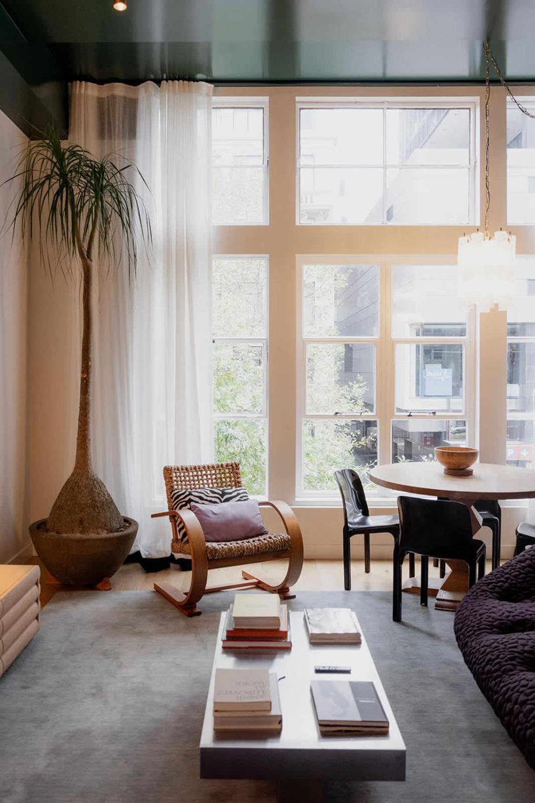 A Luxe In The Paris End Of Melbourne