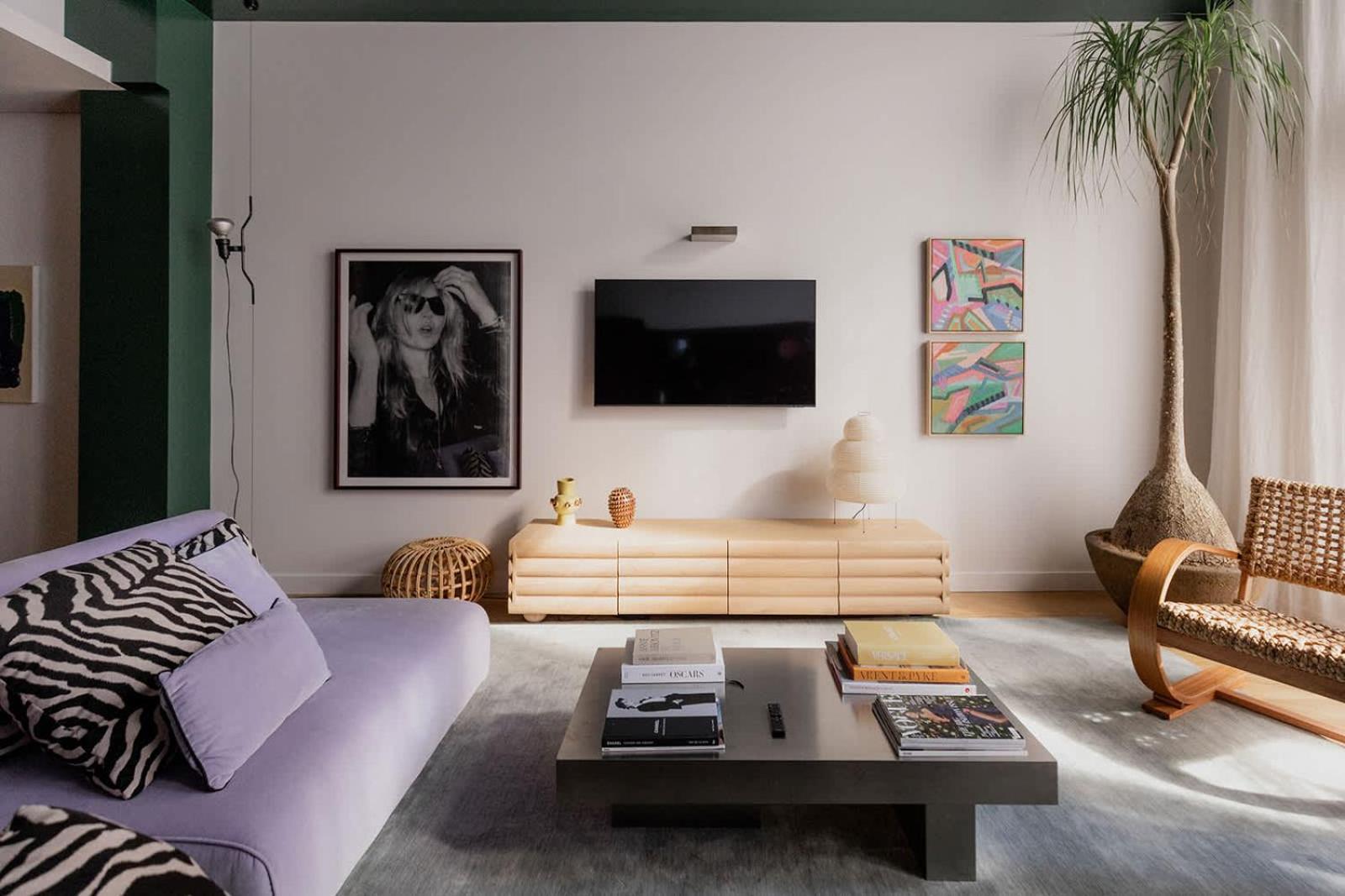 A Luxe In The Paris End Of Apartment