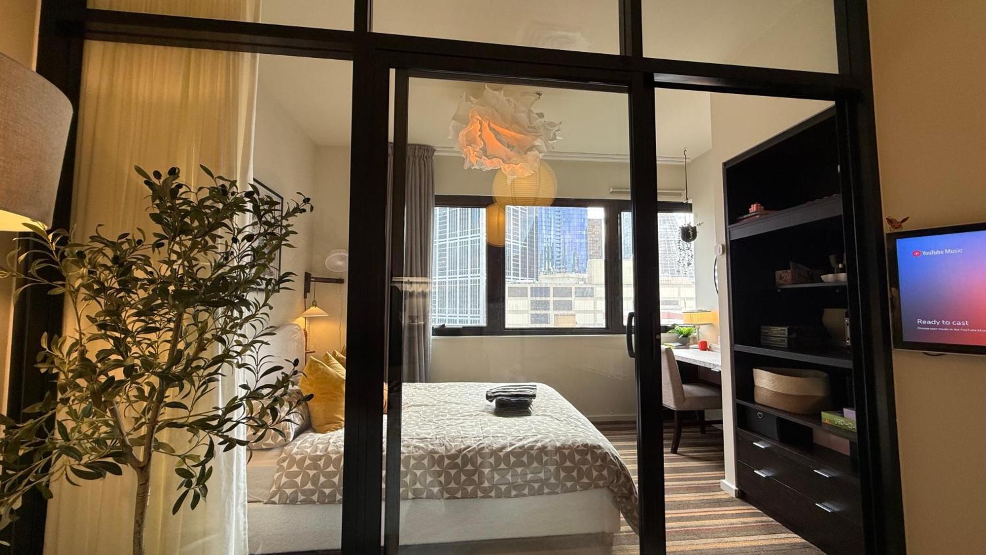 Apartment Emporium-melbourne Central-city View In Shopping Hotspots - Pokemon