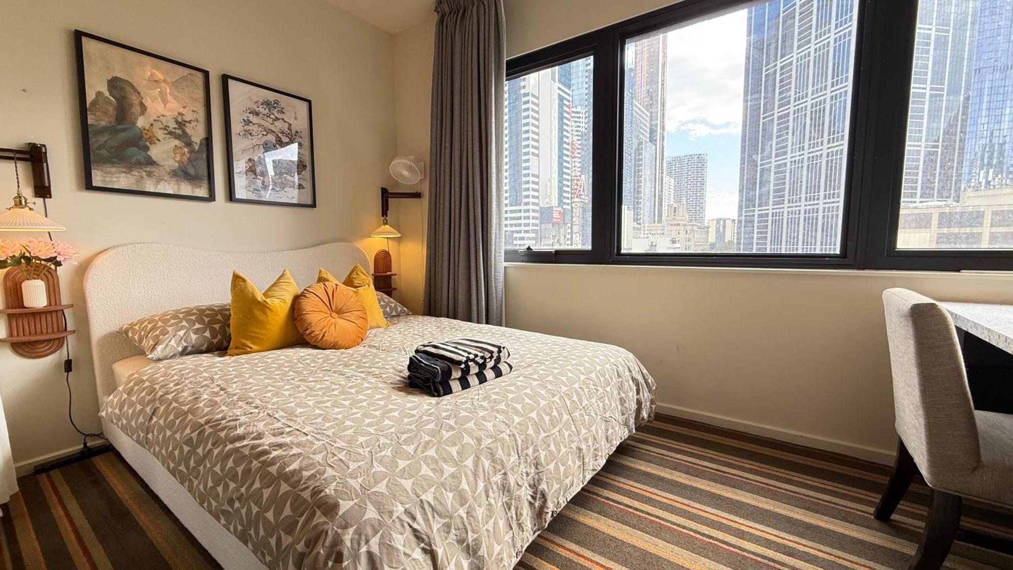 Apartment Emporium-melbourne Central-city View In Shopping Hotspots - Pokemon *