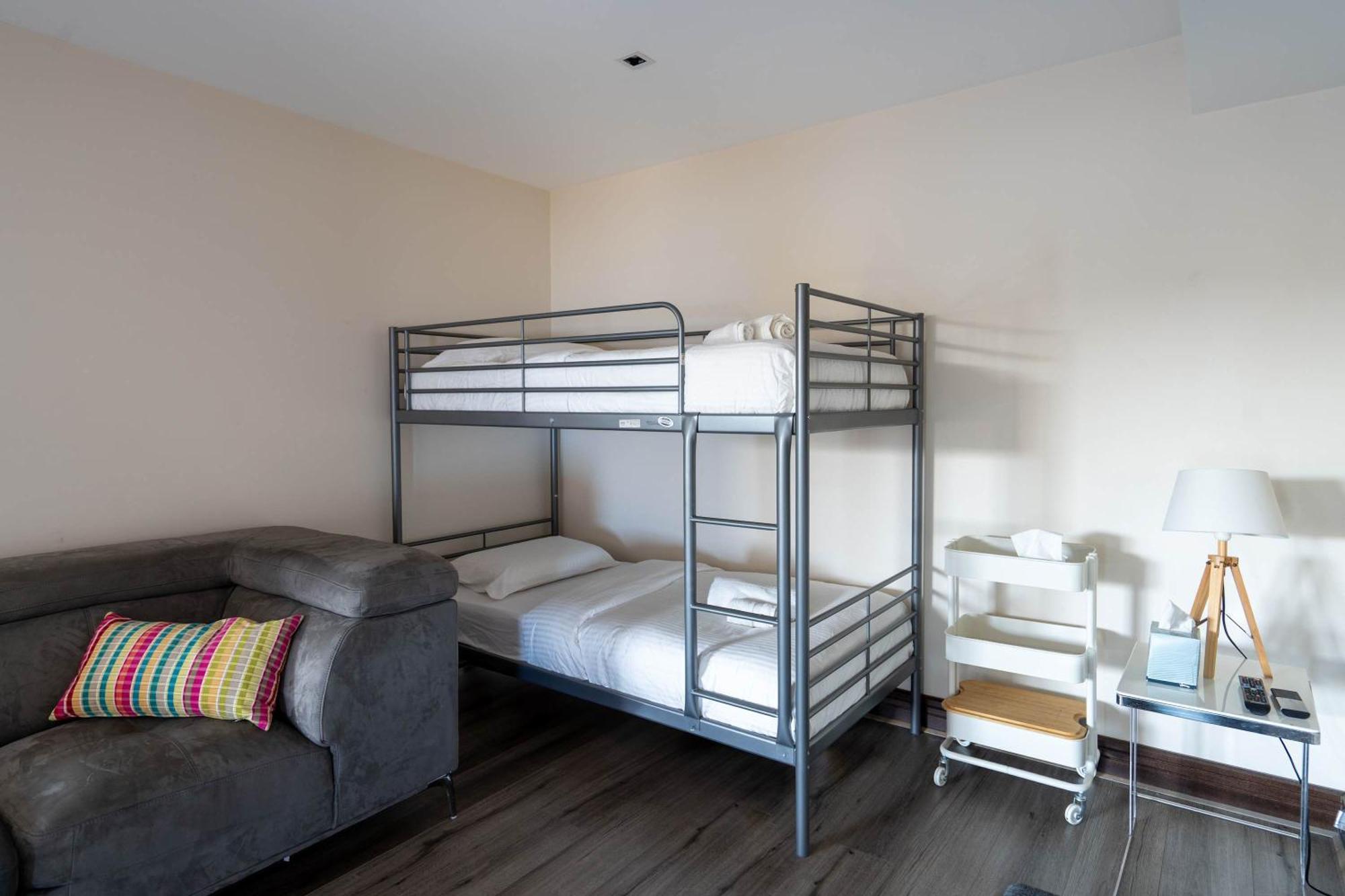 Grand St Kilda 2-story Sub-penthouse Apartment Melbourne