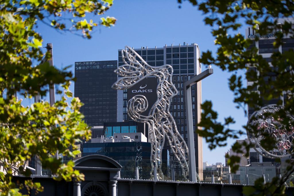 Wrap On Southbank 4*