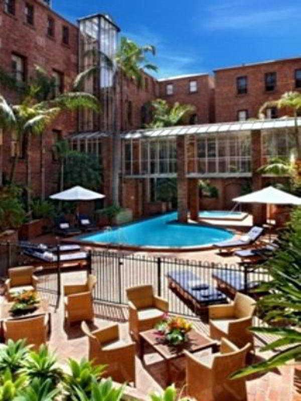 Quest Gordon Place Aparthotel 4*