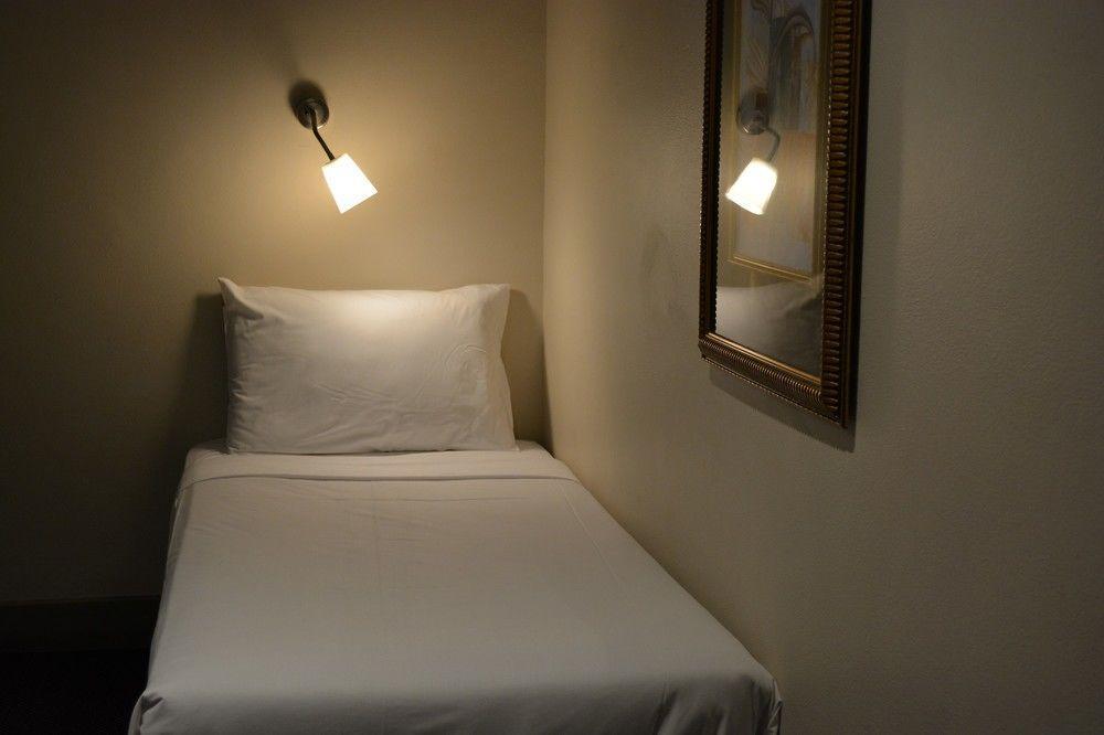 Square Hotel 3*