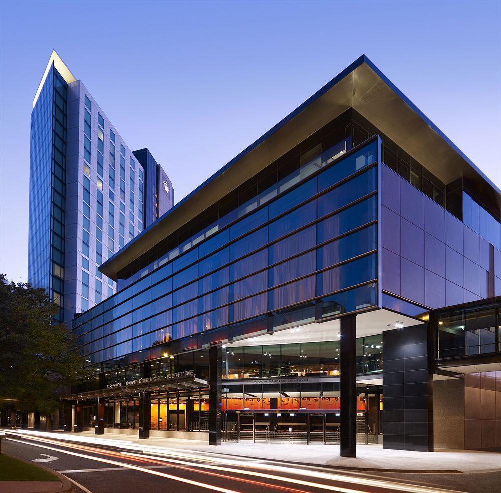Crown Promenade Hotel 4*