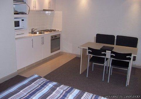 Parkville Place Serviced 3*
