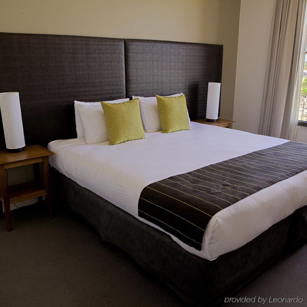 Mantra On Jolimont Aparthotel Melbourne