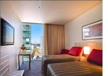 Travelodge Docklands 4*