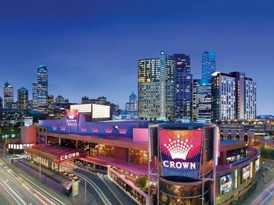 Hotel Crown Promenade 4*