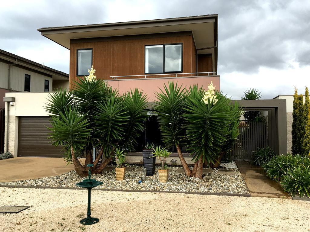 Deluxe Lake View House 20mins Cbd Guest house