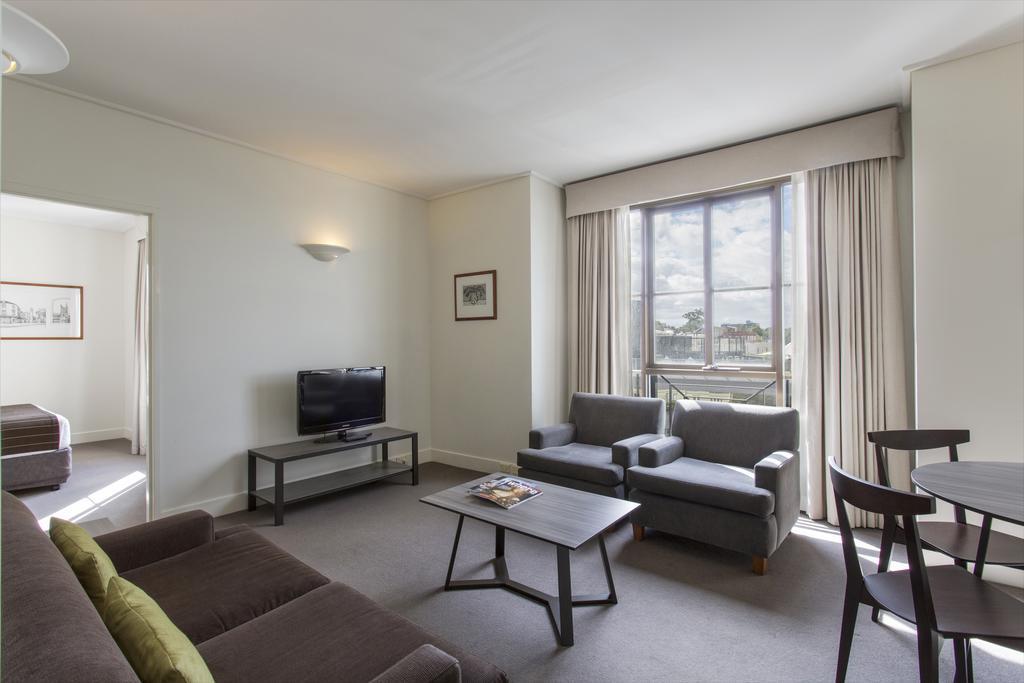 Mantra On Jolimont Aparthotel Melbourne