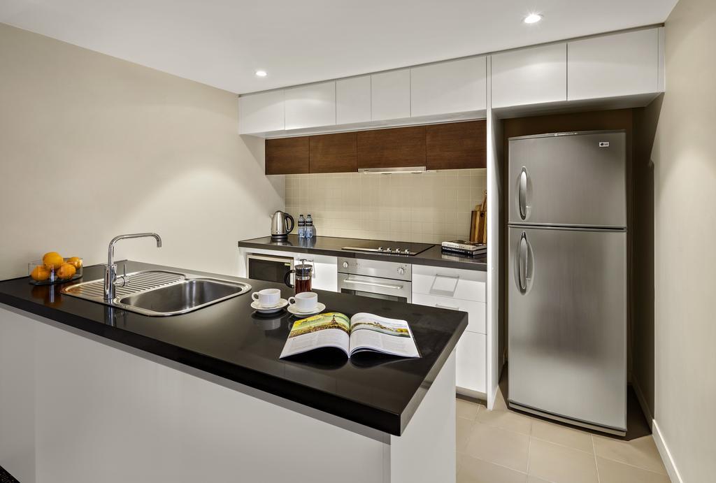Quest Docklands Aparthotel 4*