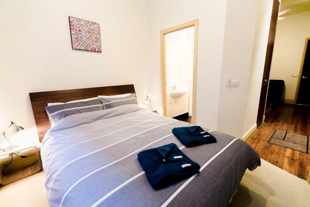 Flinders Lane Superior Apartment