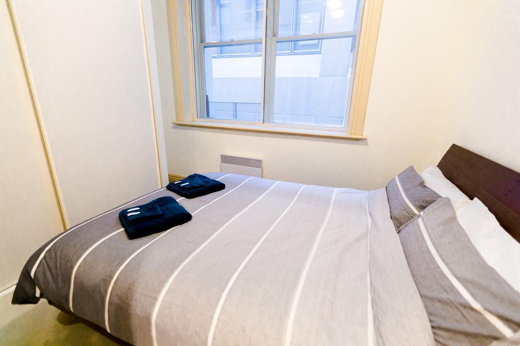 Flinders Lane Superior Apartment *