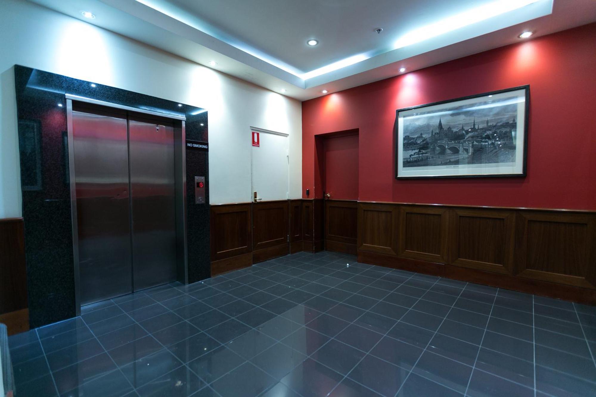 Flinders Lane Superior Apartment *