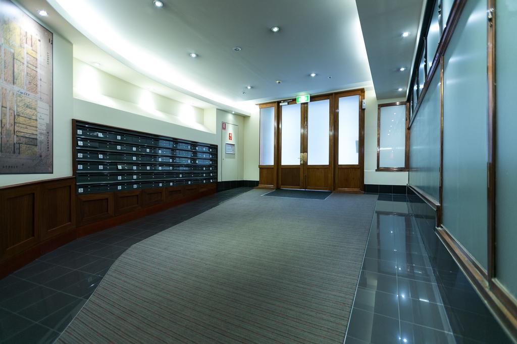 Flinders Lane Superior *