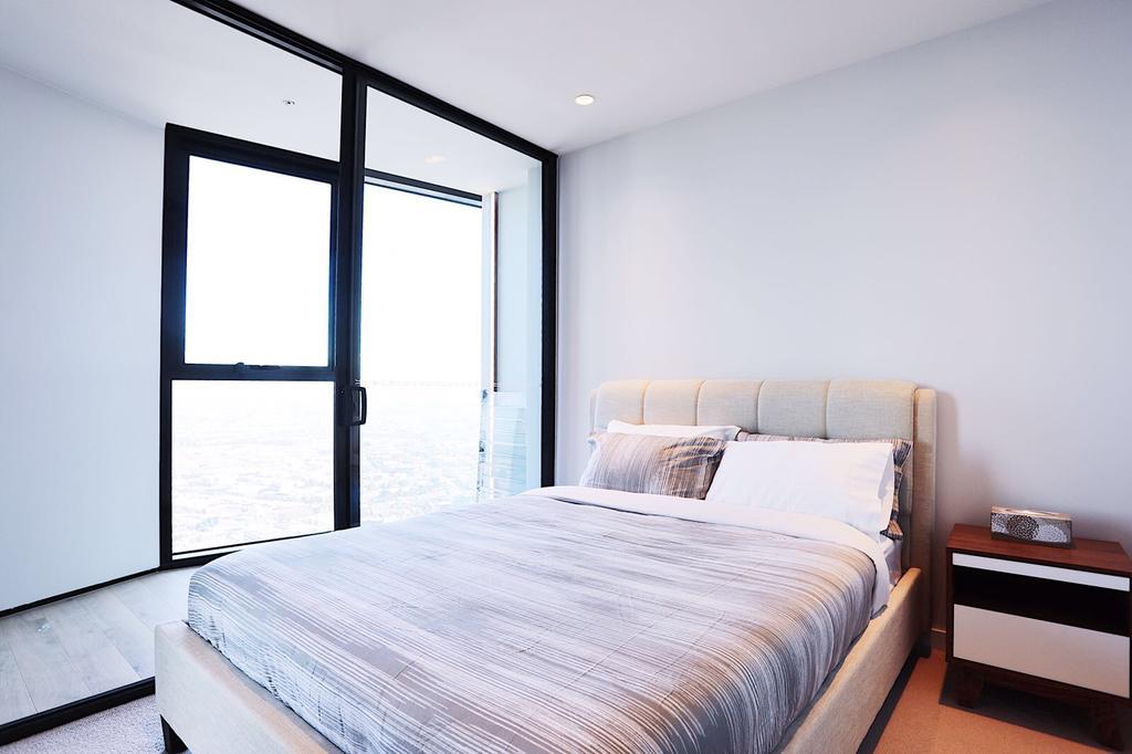 Lighthouse Tower Apartment *
