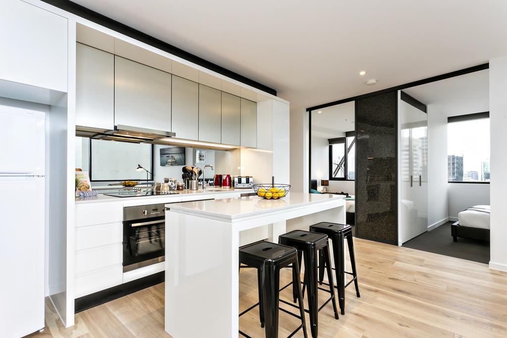 Complete Host Manhattan * Melbourne