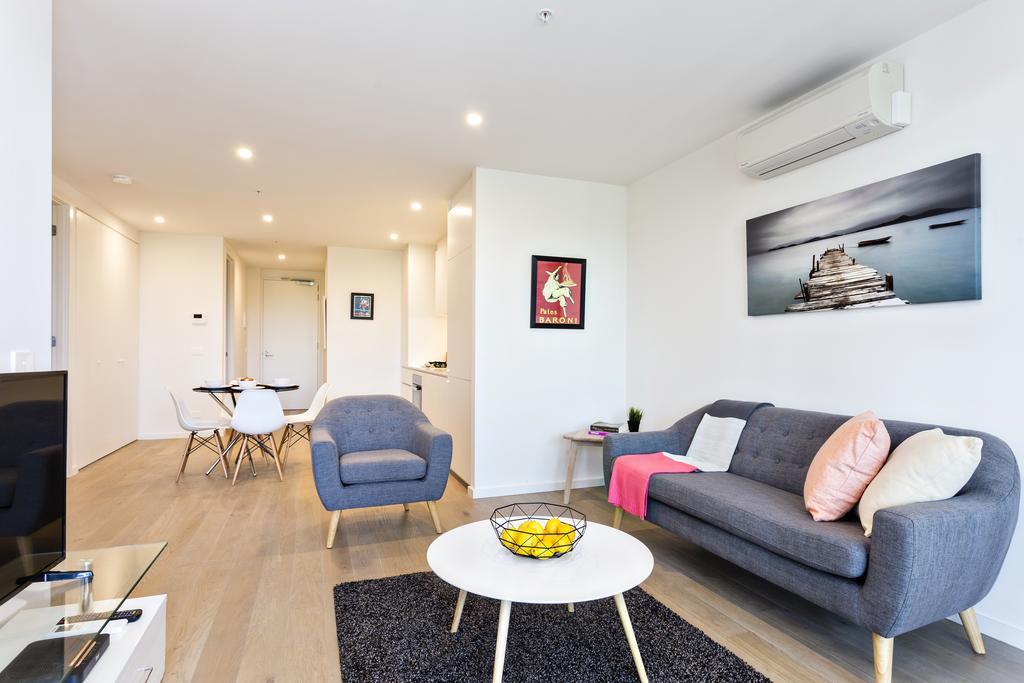 Complete Host Park View St Kilda * Melbourne