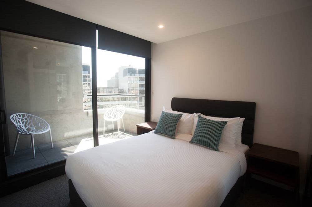 District South Yarra 4*