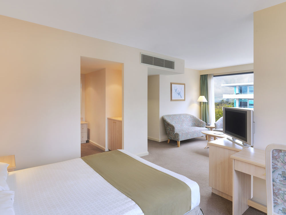 Bayview On The Park Hotel 4*
