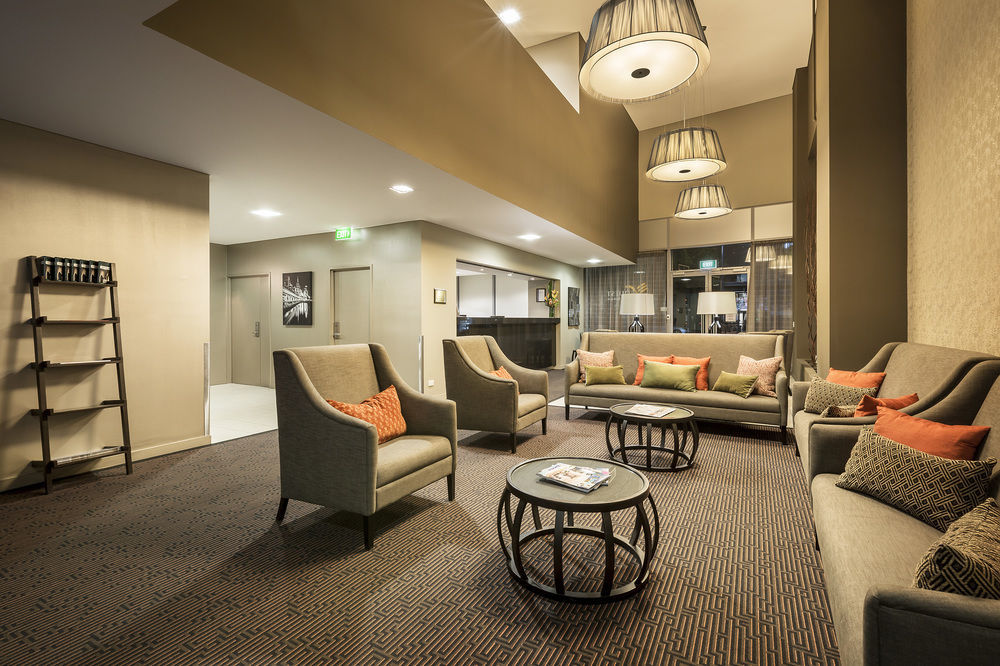 Quest Docklands Aparthotel 4*