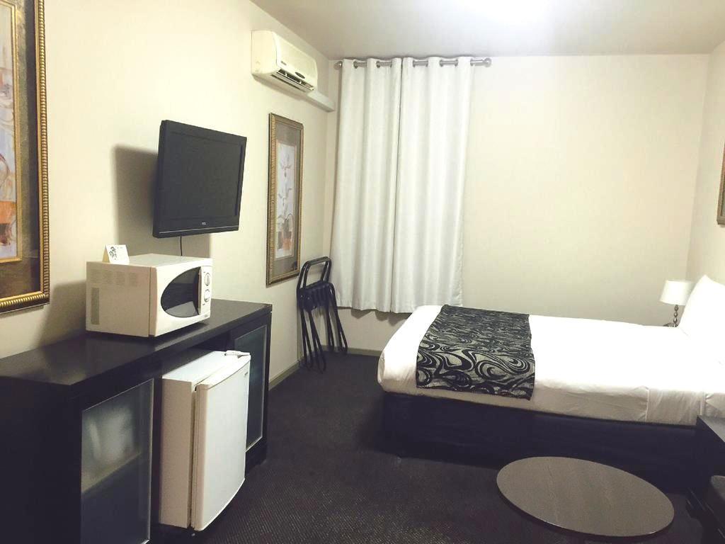 Hotel Square Melbourne