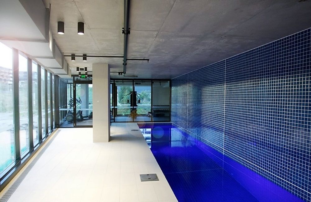 Playhouse Abbotsford Aparthotel 4*