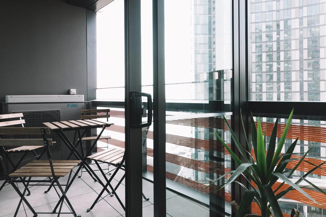 Apartment Designer 2 Bedroom + Pool + Gym + Close To Cbd