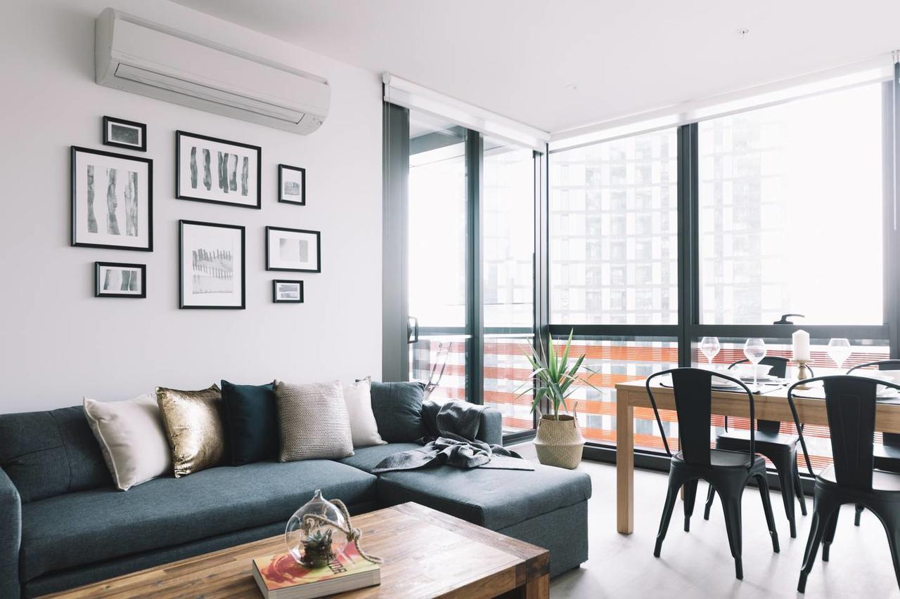 Designer 2 Bedroom + Pool + Gym + Close To Cbd Apartment Melbourne