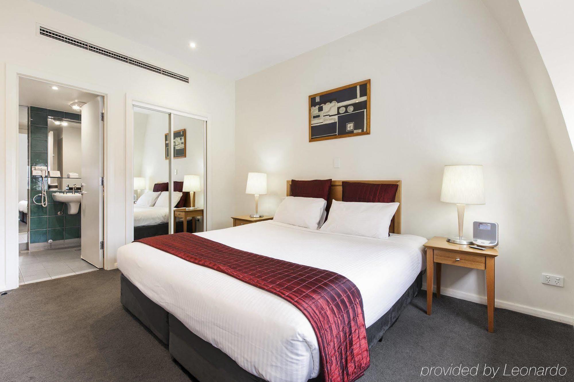 Aparthotel South Yarra 4*