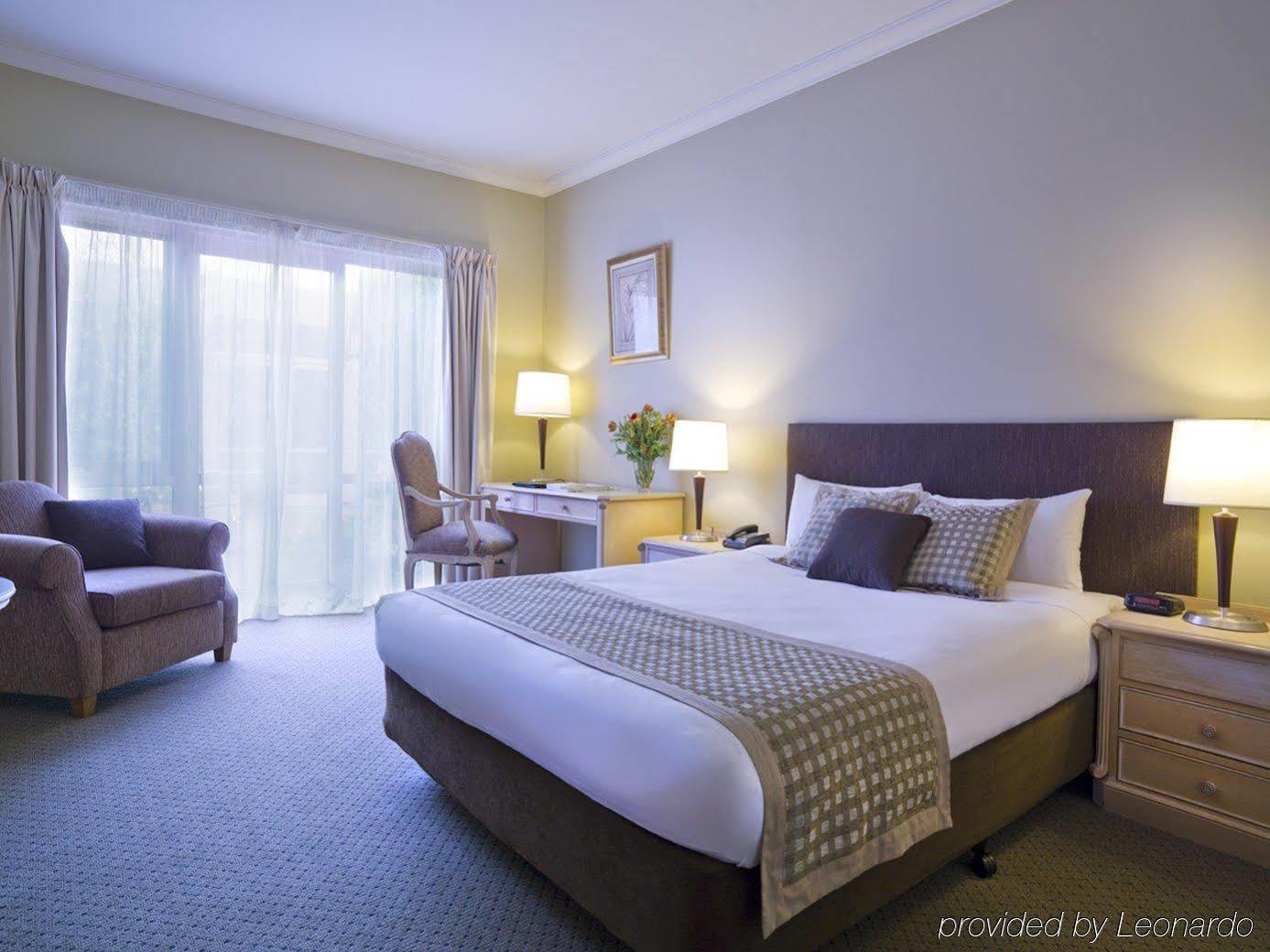 Kimberley Gardens Hotel, Serviced And Serviced